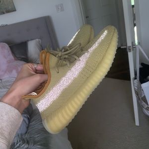 Yeezy Boost 350 V2